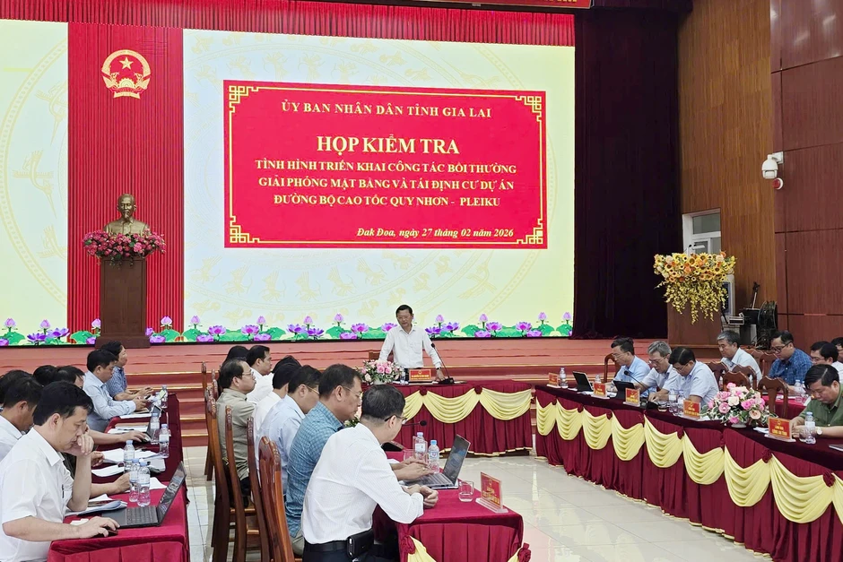 Phó Chủ tịch Gia Lai yêu cầu lãnh đạo xã gỡ vướng cho dự án cao tốc Phó Chủ tịch Gia Lai yêu cầu lãnh đạo xã gỡ vướng cho dự án cao tốc