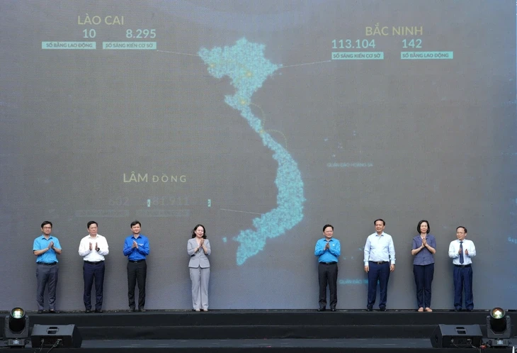 Phó chủ tịch nước: Nâng cao năng suất lao động đi đôi với thu nhập ổn định của người lao động Phó chủ tịch nước: Nâng cao năng suất lao động đi đôi với thu nhập ổn định của người lao động