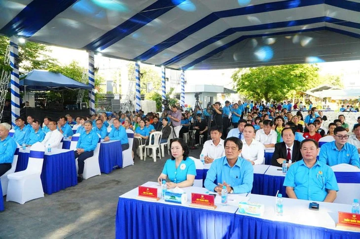 Phó chủ tịch nước: Nâng cao năng suất lao động đi đôi với thu nhập ổn định của người lao động Phó chủ tịch nước: Nâng cao năng suất lao động đi đôi với thu nhập ổn định của người lao động