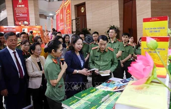 Phó Chủ tịch nước Võ Thị Ánh Xuân dự phát động phong trào đọc sách trong lực lượng Công an nhân dân&nbsp;