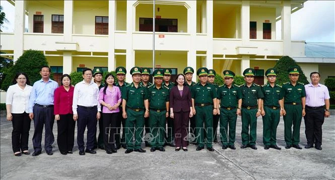 Phó Chủ tịch nước Võ Thị Ánh Xuân thăm, động viên Bộ đội Biên phòng An Giang Phó Chủ tịch nước Võ Thị Ánh Xuân thăm, động viên Bộ đội Biên phòng An Giang