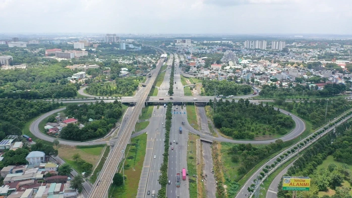 Phó Chủ tịch TPHCM chỉ đạo tháo gỡ ngay vướng mắc dự án Mở rộng Xa lộ Hà Nội Phó Chủ tịch TPHCM chỉ đạo tháo gỡ ngay vướng mắc dự án Mở rộng Xa lộ Hà Nội