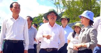 Phó chủ tịch UBND TP.HCM kiểm tra khu xử lý chất thải tập trung Tóc Tiên