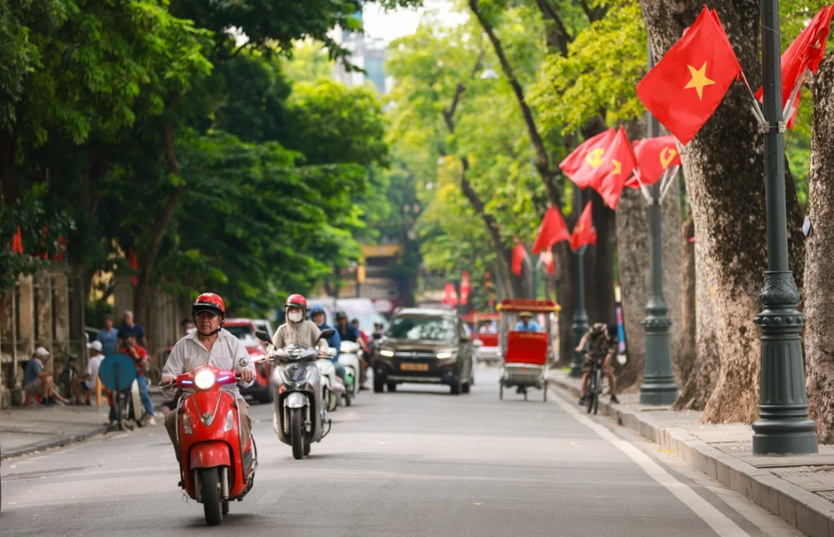 Phố phường Thủ đô rợp bóng cờ hoa, hướng về Đại lễ Quốc khánh 2-9 Phố phường Thủ đô rợp bóng cờ hoa, hướng về Đại lễ Quốc khánh 2-9