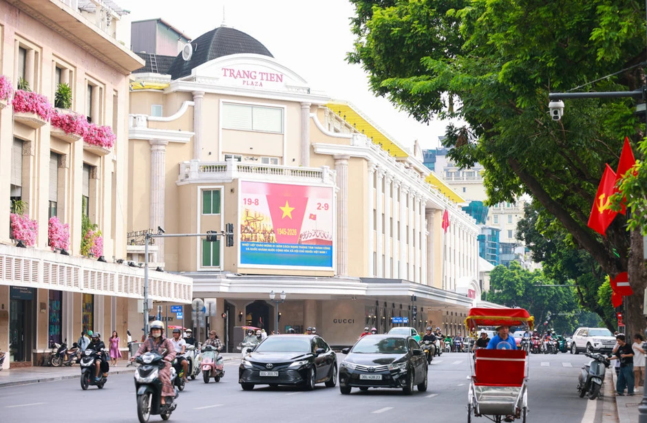 Phố phường Thủ đô rợp bóng cờ hoa, hướng về Đại lễ Quốc khánh 2-9 Phố phường Thủ đô rợp bóng cờ hoa, hướng về Đại lễ Quốc khánh 2-9
