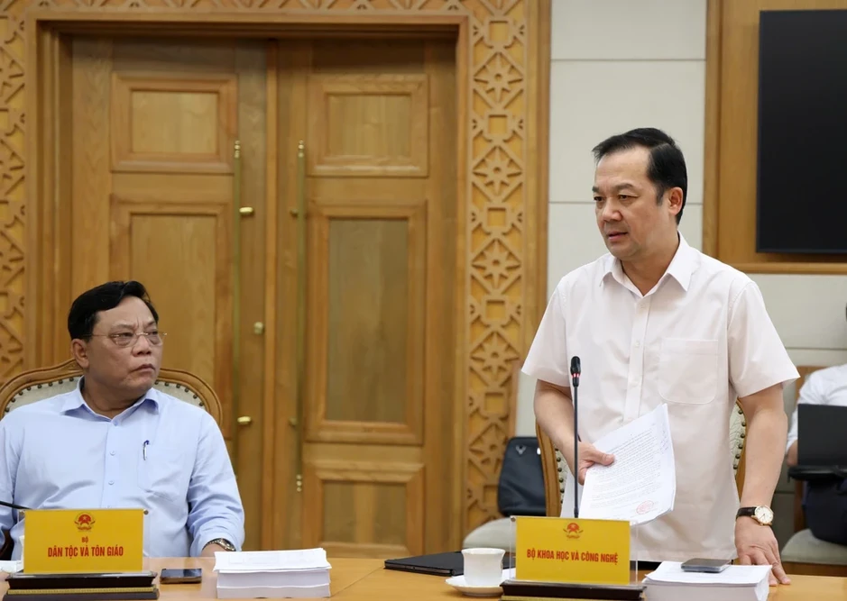 Phó Thủ tướng: 'Dứt khoát không được cắt chỗ này mà ghép vào chỗ khác' Phó Thủ tướng: 'Dứt khoát không được cắt chỗ này mà ghép vào chỗ khác'