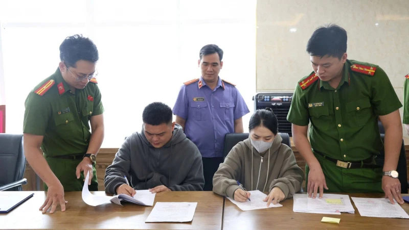 Phó Thủ tướng gửi Thư khen Phòng Cảnh sát kinh tế Công an TP Đà Nẵng triệt phá nhiều đường dây buôn lậu Phó Thủ tướng gửi Thư khen Phòng Cảnh sát kinh tế Công an TP Đà Nẵng triệt phá nhiều đường dây buôn lậu