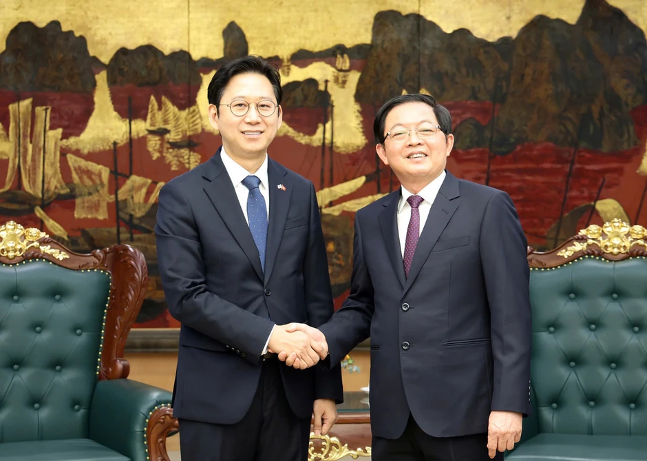 Phó Thủ tướng Hàn Quốc kỳ vọng hợp tác trong lĩnh vực bán dẫn, trí tuệ nhân tạo với Việt Nam Phó Thủ tướng Hàn Quốc kỳ vọng hợp tác trong lĩnh vực bán dẫn, trí tuệ nhân tạo với Việt Nam