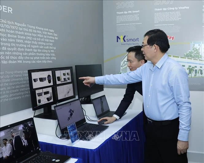 Phó Thủ tướng Hồ Quốc Dũng: Phát triển sản phẩm công nghệ chiến lược thúc đẩy chuyển đổi số quốc gia Phó Thủ tướng Hồ Quốc Dũng: Phát triển sản phẩm công nghệ chiến lược thúc đẩy chuyển đổi số quốc gia