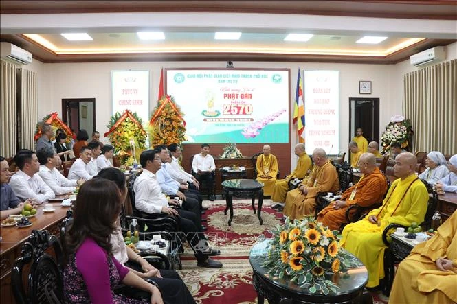 Phó Thủ tướng Nguyễn Văn Thắng chúc mừng Đại lễ Phật đản tại Huế Phó Thủ tướng Nguyễn Văn Thắng chúc mừng Đại lễ Phật đản tại Huế