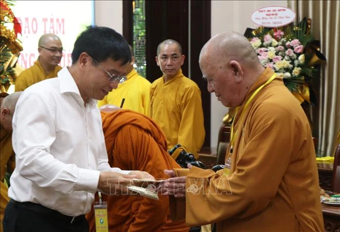 Phó Thủ tướng Nguyễn Văn Thắng chúc mừng Đại lễ Phật đản tại Huế Phó Thủ tướng Nguyễn Văn Thắng chúc mừng Đại lễ Phật đản tại Huế