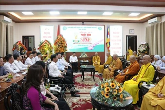 Phó Thủ tướng Nguyễn Văn Thắng chúc mừng Đại lễ Phật đản tại Huế