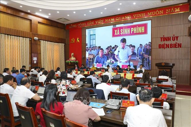 Phó Thủ tướng Nguyễn Văn Thắng tiếp xúc cử tri tại Điện Biên Phó Thủ tướng Nguyễn Văn Thắng tiếp xúc cử tri tại Điện Biên