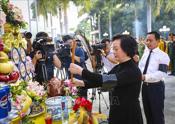 Phó Thủ tướng Phạm Thị Thanh Trà chủ trì đoàn kiểm tra của Bộ Chính trị làm việc tại Điện Biên Phó Thủ tướng Phạm Thị Thanh Trà chủ trì đoàn kiểm tra của Bộ Chính trị làm việc tại Điện Biên