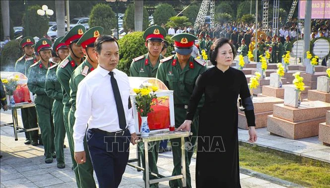 Phó Thủ tướng Phạm Thị Thanh Trà chủ trì đoàn kiểm tra của Bộ Chính trị làm việc tại Điện Biên Phó Thủ tướng Phạm Thị Thanh Trà chủ trì đoàn kiểm tra của Bộ Chính trị làm việc tại Điện Biên