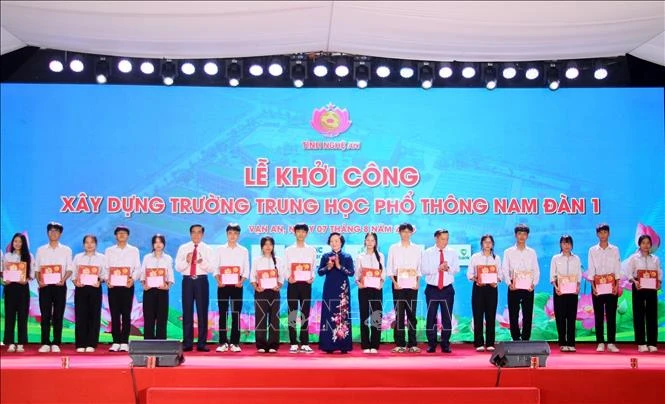 Phó Thủ tướng Phạm Thị Thanh Trà dự lễ khởi công Dự án xây dựng Trường THPT Nam Đàn 1 Phó Thủ tướng Phạm Thị Thanh Trà dự lễ khởi công Dự án xây dựng Trường THPT Nam Đàn 1