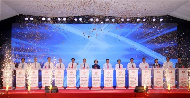 Phó Thủ tướng Phạm Thị Thanh Trà dự lễ khởi công Dự án xây dựng Trường THPT Nam Đàn 1 Phó Thủ tướng Phạm Thị Thanh Trà dự lễ khởi công Dự án xây dựng Trường THPT Nam Đàn 1