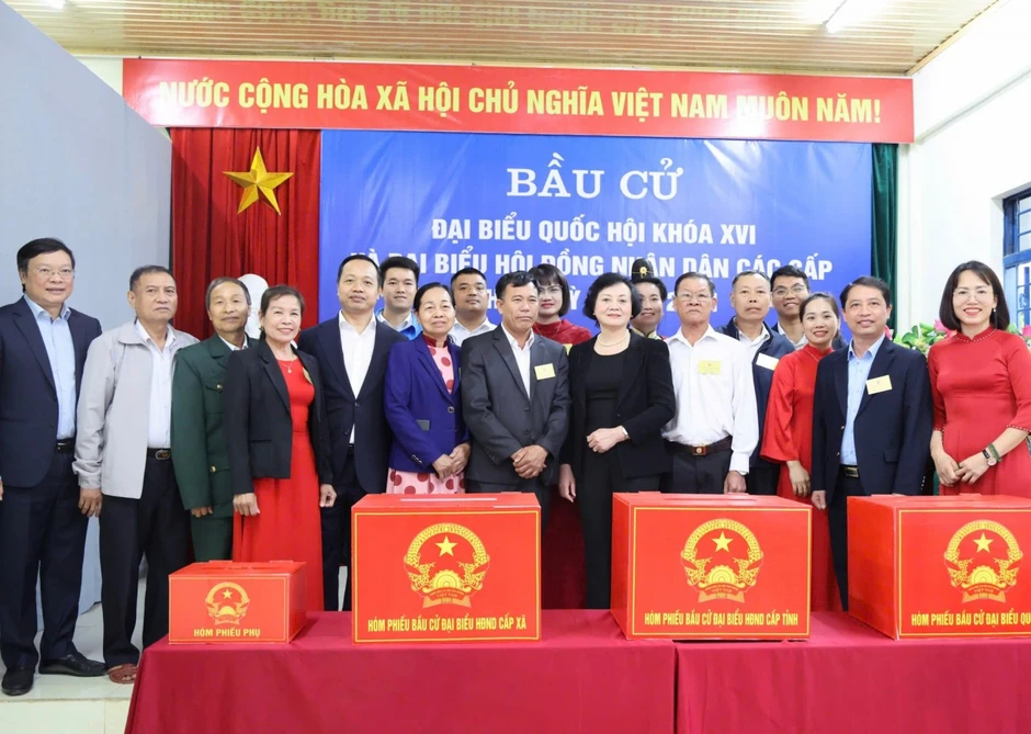 Phó Thủ tướng Phạm Thị Thanh Trà kiểm tra công tác chuẩn bị bầu cử tại Điện Biên Phó Thủ tướng Phạm Thị Thanh Trà kiểm tra công tác chuẩn bị bầu cử tại Điện Biên