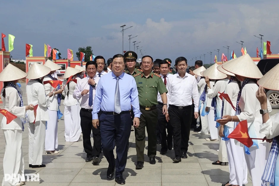 Phó Thủ tướng Thường trực chỉ đạo 5 nhiệm vụ trọng tâm tại Phú Quốc Phó Thủ tướng Thường trực chỉ đạo 5 nhiệm vụ trọng tâm tại Phú Quốc