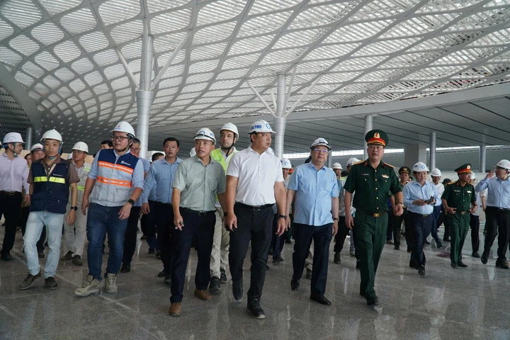 Phó Thủ tướng Thường trực Phạm Gia Túc kiểm tra dự án sân bay Long Thành Phó Thủ tướng Thường trực Phạm Gia Túc kiểm tra dự án sân bay Long Thành