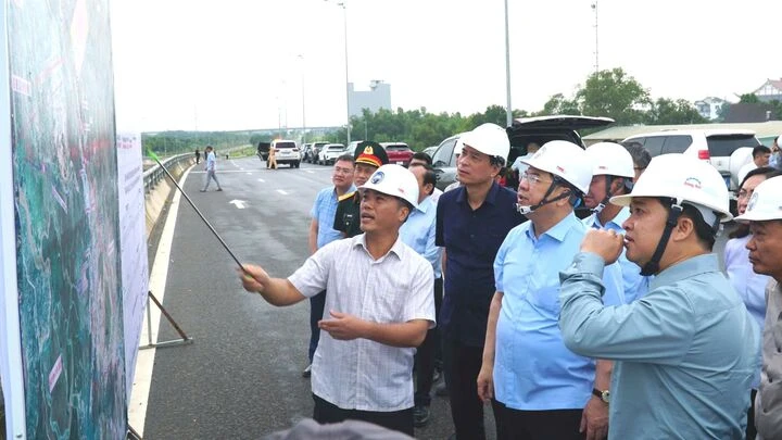 Phó Thủ tướng Thường trực Phạm Gia Túc kiểm tra dự án sân bay Long Thành Phó Thủ tướng Thường trực Phạm Gia Túc kiểm tra dự án sân bay Long Thành