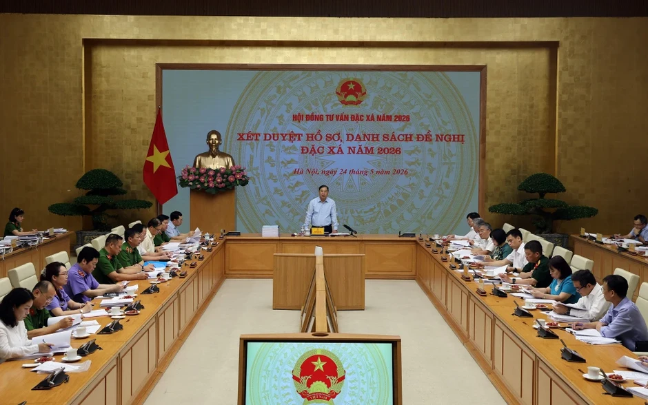 Phó Thủ tướng Thường trực Phạm Gia Túc yêu cầu xem xét công khai, thận trọng từng trường hợp đặc xá Phó Thủ tướng Thường trực Phạm Gia Túc yêu cầu xem xét công khai, thận trọng từng trường hợp đặc xá