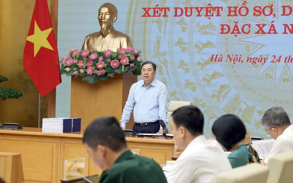 Phó Thủ tướng Thường trực Phạm Gia Túc yêu cầu xem xét công khai, thận trọng từng trường hợp đặc xá Phó Thủ tướng Thường trực Phạm Gia Túc yêu cầu xem xét công khai, thận trọng từng trường hợp đặc xá