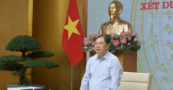 Phó Thủ tướng Thường trực Phạm Gia Túc yêu cầu xem xét công khai, thận trọng từng trường hợp đặc xá