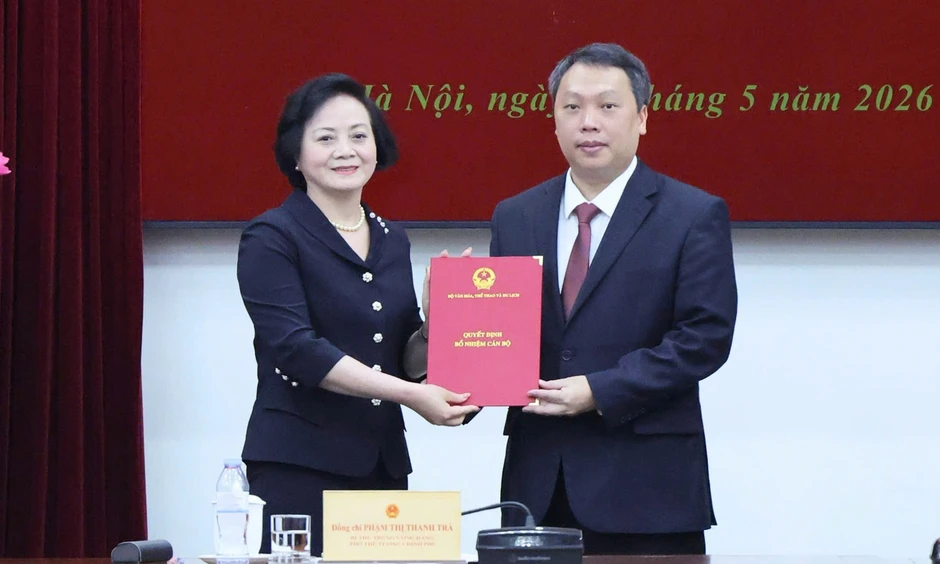 Phó Thủ tướng trao quyết định bổ nhiệm Thứ trưởng Bộ VH - TT&DL Nguyễn Huy Dũng Phó Thủ tướng trao quyết định bổ nhiệm Thứ trưởng Bộ VH - TT&DL Nguyễn Huy Dũng