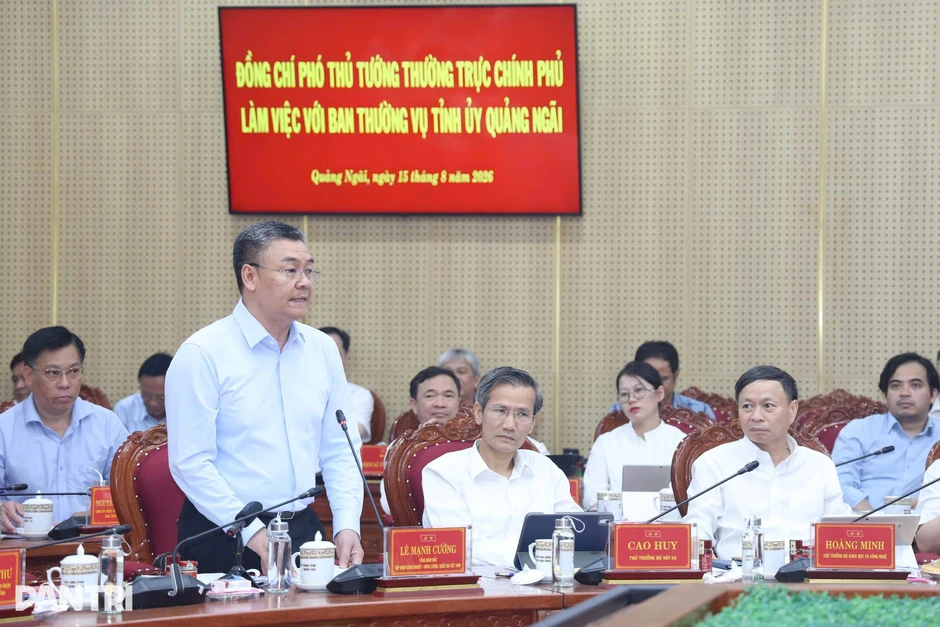 Phó Thủ tướng yêu cầu tăng tốc giải ngân, điều chuyển vốn từ các dự án chậm Phó Thủ tướng yêu cầu tăng tốc giải ngân, điều chuyển vốn từ các dự án chậm