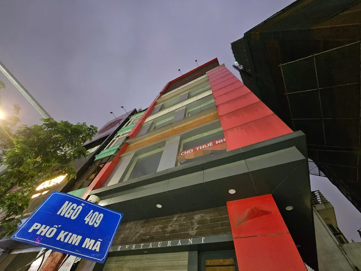 Phố vàng tê liệt vì lô cốt metro chậm tiến độ, nhà 2 mặt tiền không ai thuê Phố vàng tê liệt vì lô cốt metro chậm tiến độ, nhà 2 mặt tiền không ai thuê