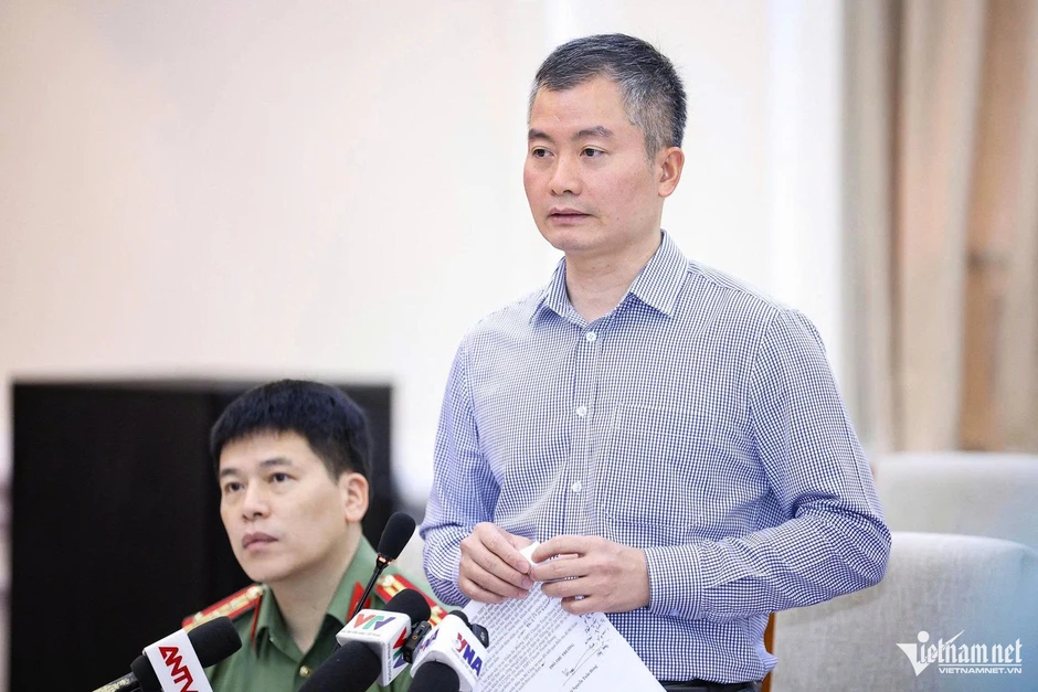 Phụ huynh móc nối với giáo viên trong vụ 147 điểm 10 Toán ở trường chuyên Tuyên Quang Phụ huynh móc nối với giáo viên trong vụ 147 điểm 10 Toán ở trường chuyên Tuyên Quang