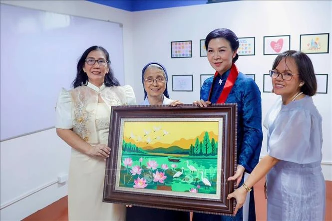 Phu nhân Tổng Bí thư, Chủ tịch nước Tô Lâm thăm trẻ em hoàn cảnh đặc biệt tại Philippines Phu nhân Tổng Bí thư, Chủ tịch nước Tô Lâm thăm trẻ em hoàn cảnh đặc biệt tại Philippines