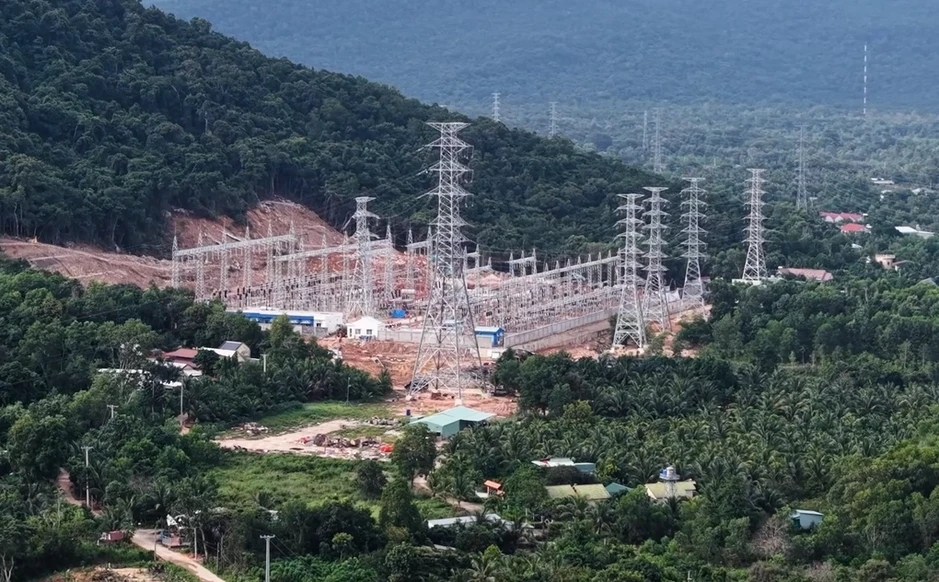 Phú Quốc chuẩn bị đóng điện, nối mạch vòng Phú Quốc chuẩn bị đóng điện, nối mạch vòng