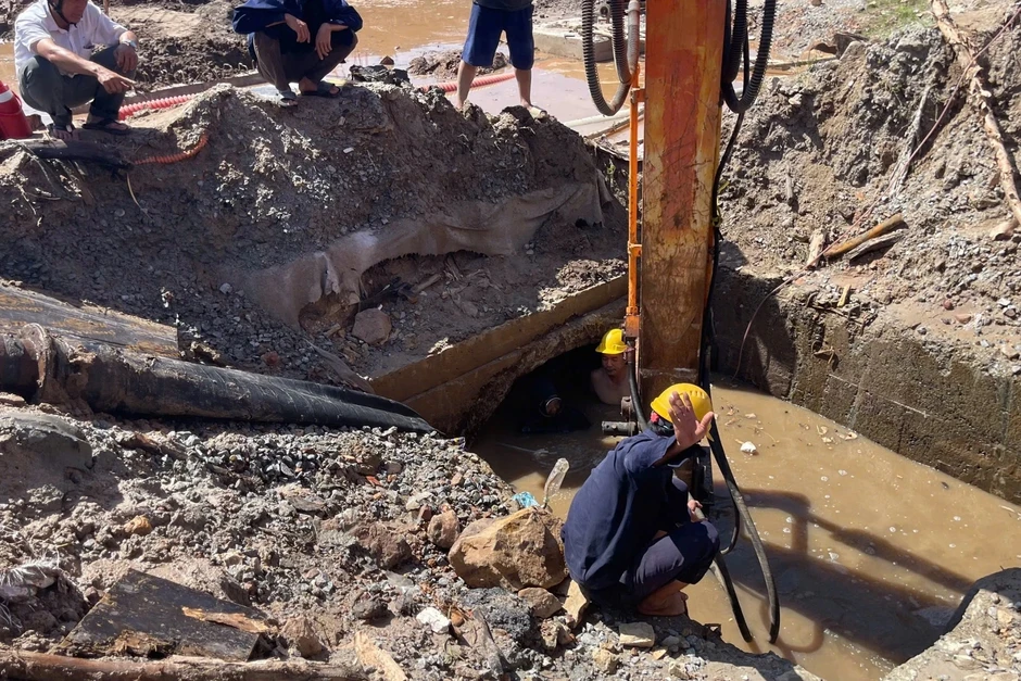Phú Quốc: Vỡ đường ống khiến hàng ngàn hộ dân thiếu nước sinh hoạt Phú Quốc: Vỡ đường ống khiến hàng ngàn hộ dân thiếu nước sinh hoạt
