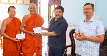 Phum sóc Khmer hối hả tập luyện cho hội đua ghe Ngo lớn nhất năm