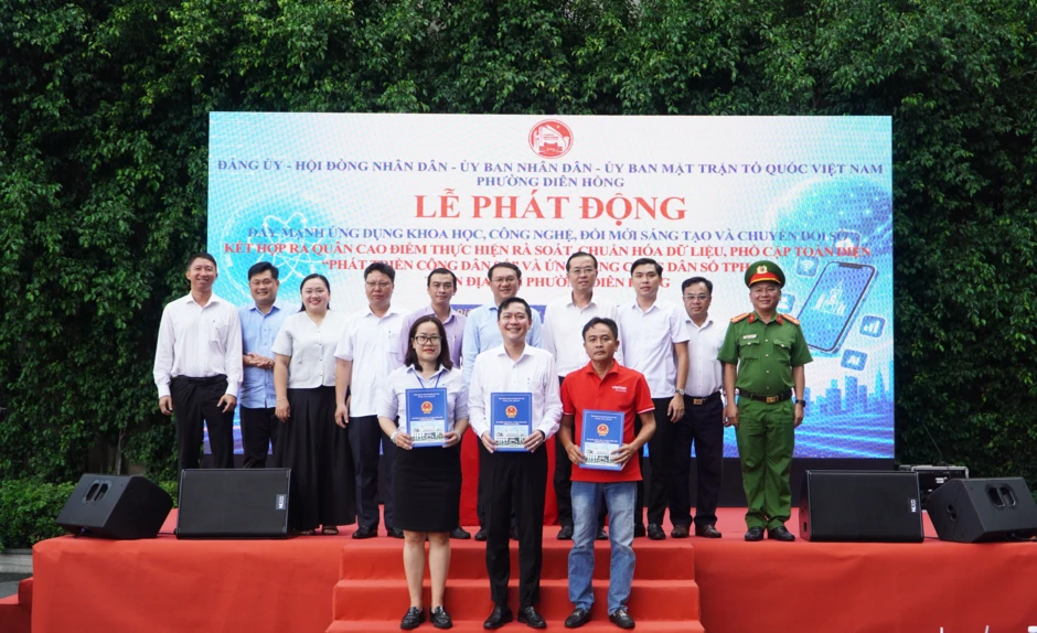 Phường Diên Hồng vào chiến dịch bứt phá, "đi từng ngõ, gõ từng nhà, rà từng người"