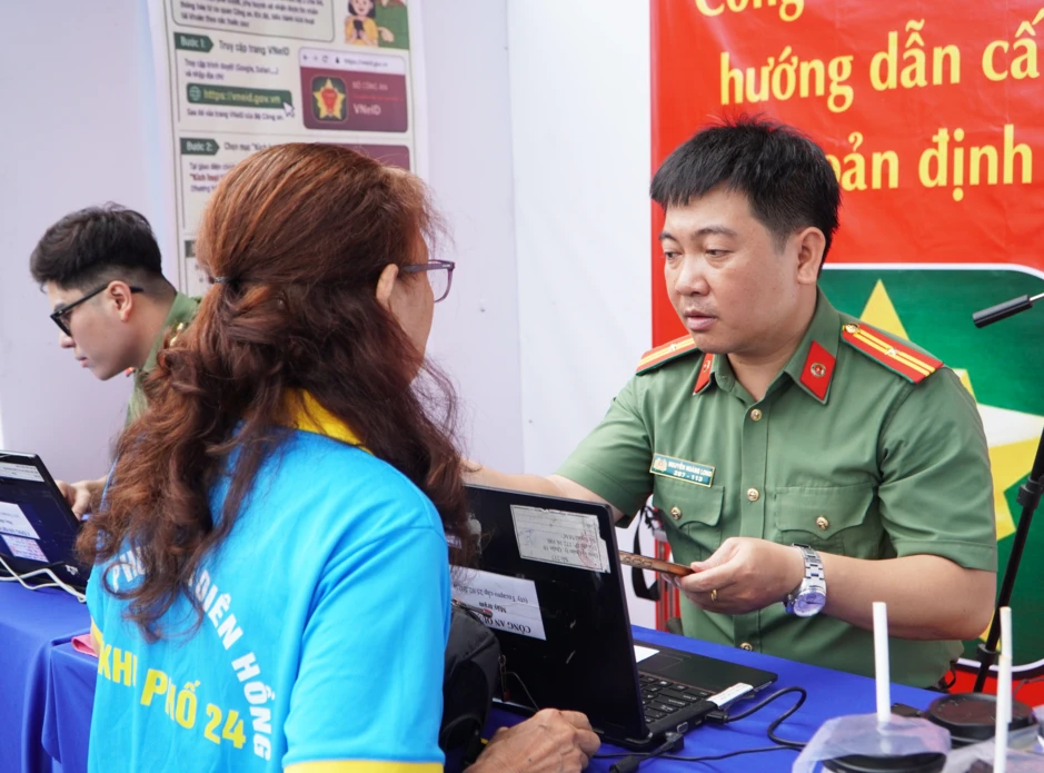 Phường Diên Hồng vào chiến dịch bứt phá, "đi từng ngõ, gõ từng nhà, rà từng người"