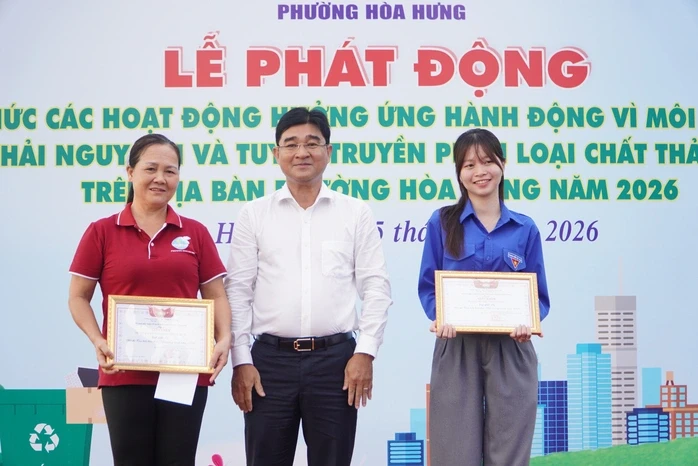Phường Hòa Hưng kêu gọi người dân bảo vệ môi trường bằng những hành động thiết thực Phường Hòa Hưng kêu gọi người dân bảo vệ môi trường bằng những hành động thiết thực