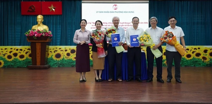 Phường Hòa Hưng ra mắt Đội chăm sóc sức khỏe liên tục cho người dân Phường Hòa Hưng ra mắt Đội chăm sóc sức khỏe liên tục cho người dân