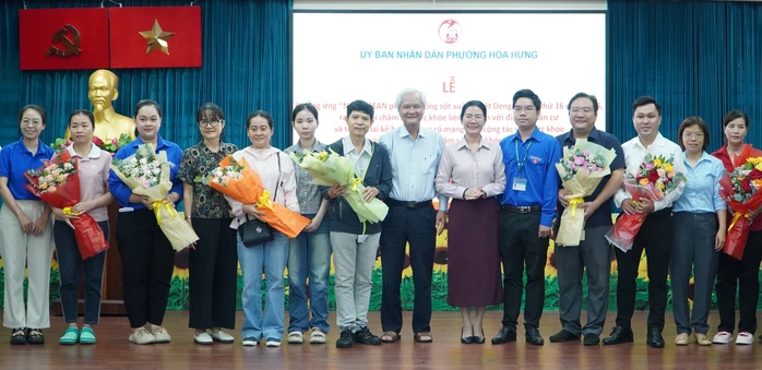 Phường Hòa Hưng ra mắt Đội chăm sóc sức khỏe liên tục cho người dân Phường Hòa Hưng ra mắt Đội chăm sóc sức khỏe liên tục cho người dân