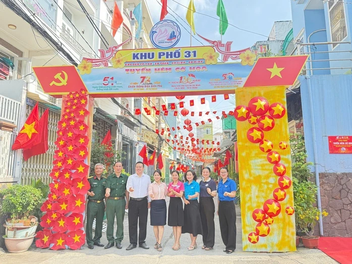 Phường Minh Phụng ra mắt "Tuyến hẻm cờ hoa" chào mừng đại lễ 30-4 Phường Minh Phụng ra mắt "Tuyến hẻm cờ hoa" chào mừng đại lễ 30-4
