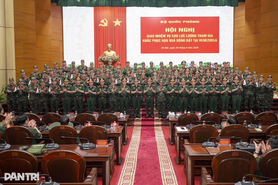 Quân đội Việt Nam mang 88 tấn hàng hỗ trợ người dân Venezuela Quân đội Việt Nam mang 88 tấn hàng hỗ trợ người dân Venezuela