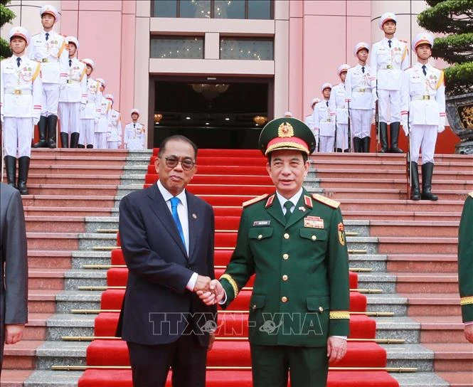 Quan hệ quốc phòng Việt Nam - Malaysia: Gắn kết chính trị, hợp tác thực tiễn Quan hệ quốc phòng Việt Nam - Malaysia: Gắn kết chính trị, hợp tác thực tiễn