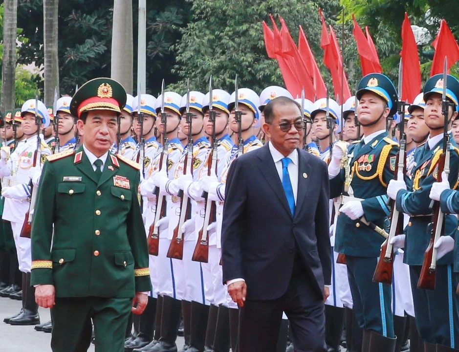 Quan hệ quốc phòng Việt Nam - Malaysia: Gắn kết chính trị, hợp tác thực tiễn Quan hệ quốc phòng Việt Nam - Malaysia: Gắn kết chính trị, hợp tác thực tiễn
