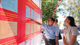 Quan tâm đến các chính sách phát triển kinh tế - xã hội vùng biên giới, biển đảo