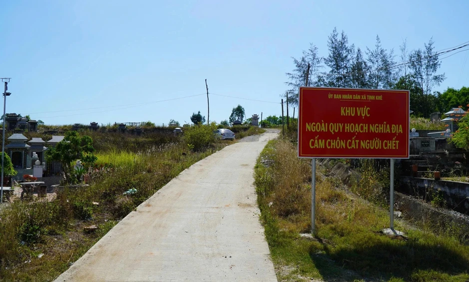 Quảng Ngãi: Hơn 2,1 ha đất nông nghiệp biến thành khu an táng Quảng Ngãi: Hơn 2,1 ha đất nông nghiệp biến thành khu an táng