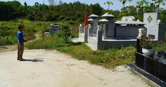 Quảng Ngãi: Hơn 2,1 ha đất nông nghiệp biến thành khu an táng