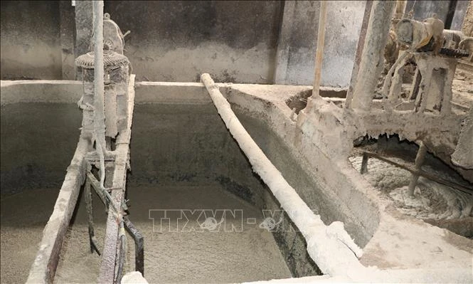 Quảng Ngãi: Kiểm tra tình trạng ô nhiễm tại kênh Chìm Sơn Tịnh Quảng Ngãi: Kiểm tra tình trạng ô nhiễm tại kênh Chìm Sơn Tịnh