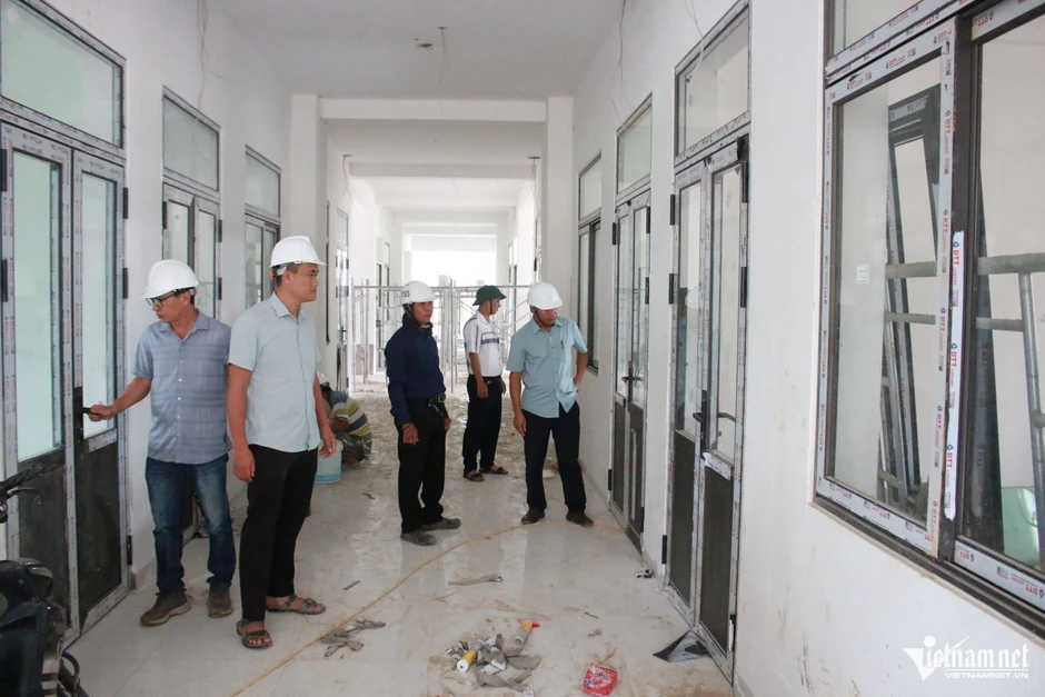 Quảng Ngãi yêu cầu thi công “3 ca, 4 kíp” tại 4 trường vùng biên Quảng Ngãi yêu cầu thi công “3 ca, 4 kíp” tại 4 trường vùng biên